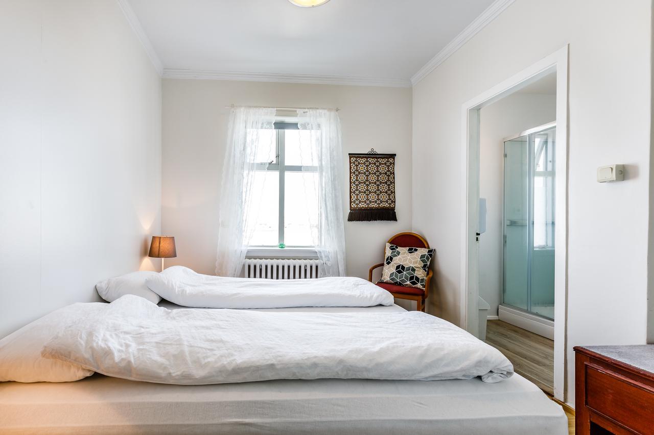 Riverside Hostel Блёндюоус Экстерьер фото