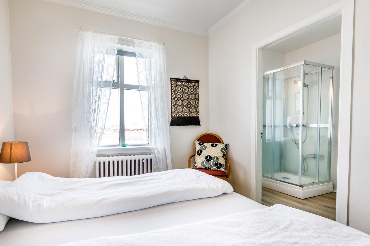 Riverside Hostel Блёндюоус Экстерьер фото