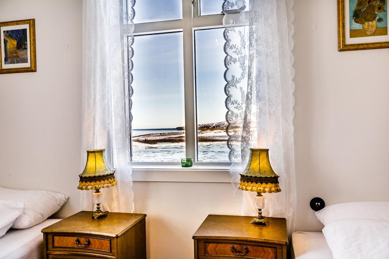Riverside Hostel Блёндюоус Экстерьер фото