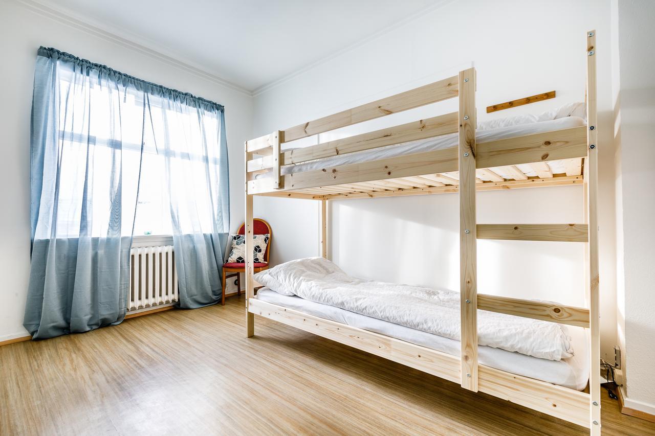 Riverside Hostel Блёндюоус Экстерьер фото