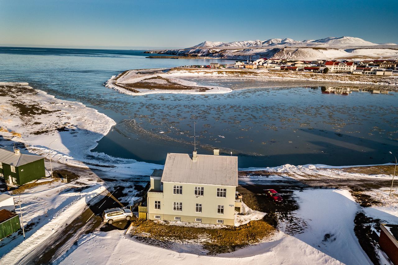 Riverside Hostel Блёндюоус Экстерьер фото