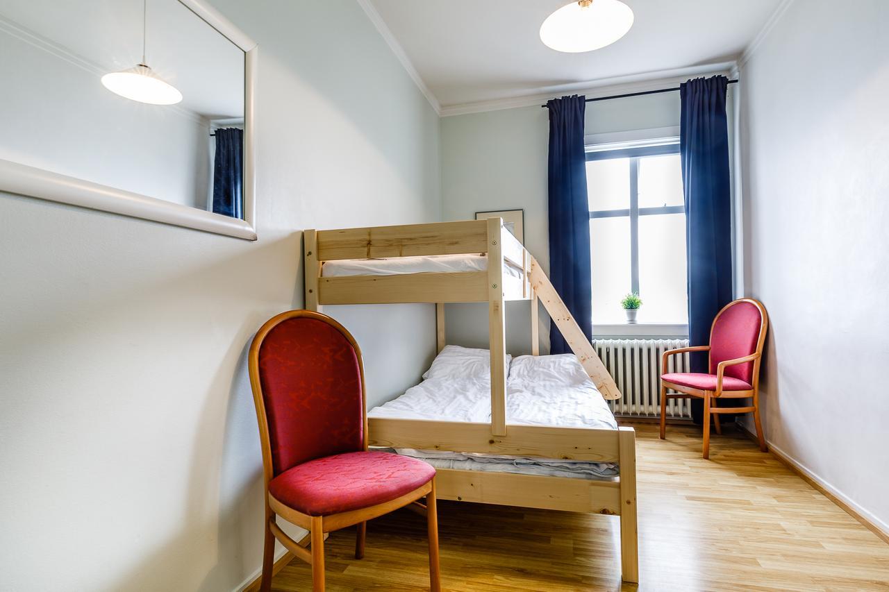 Riverside Hostel Блёндюоус Экстерьер фото