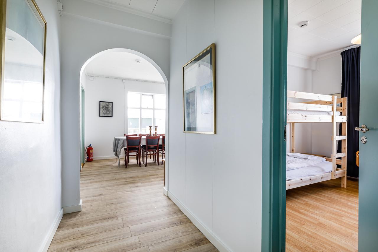 Riverside Hostel Блёндюоус Экстерьер фото