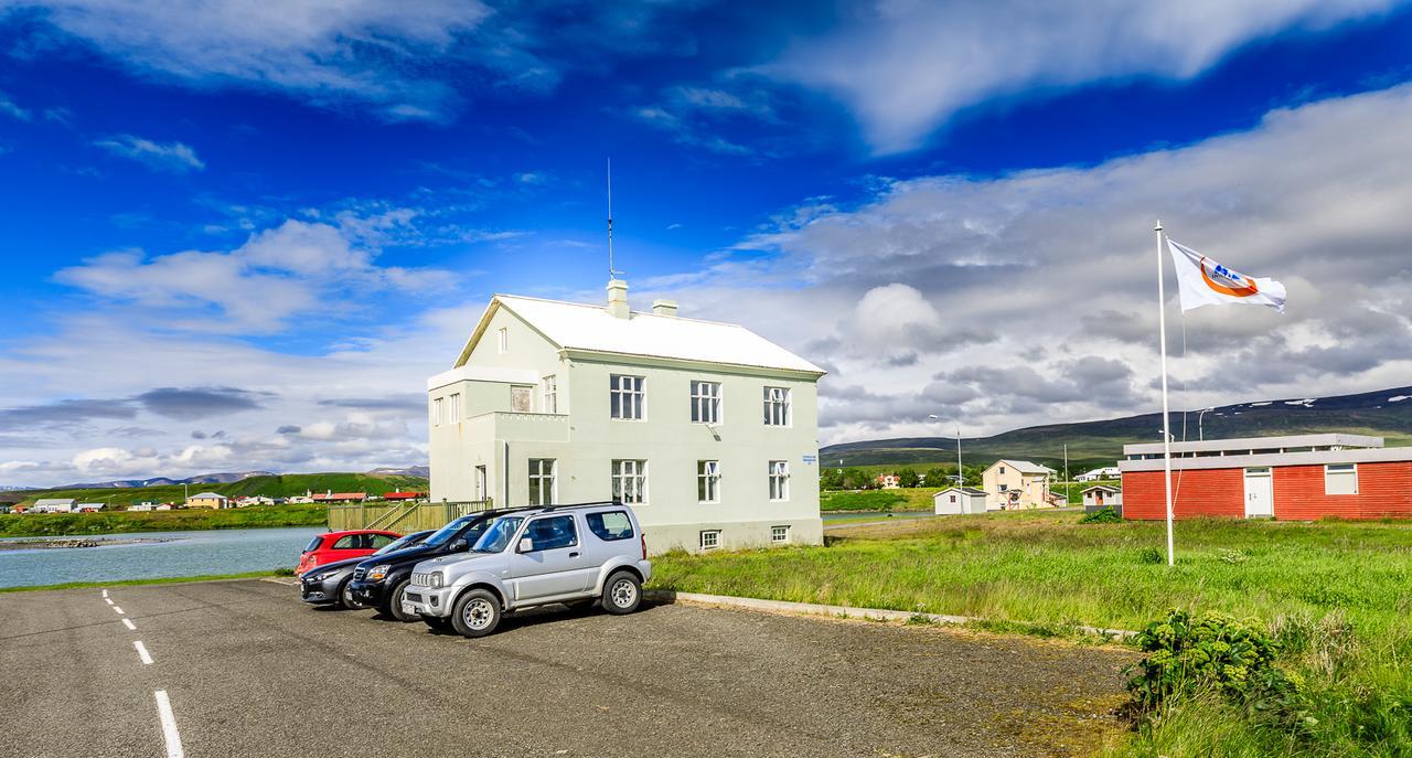 Riverside Hostel Блёндюоус Экстерьер фото
