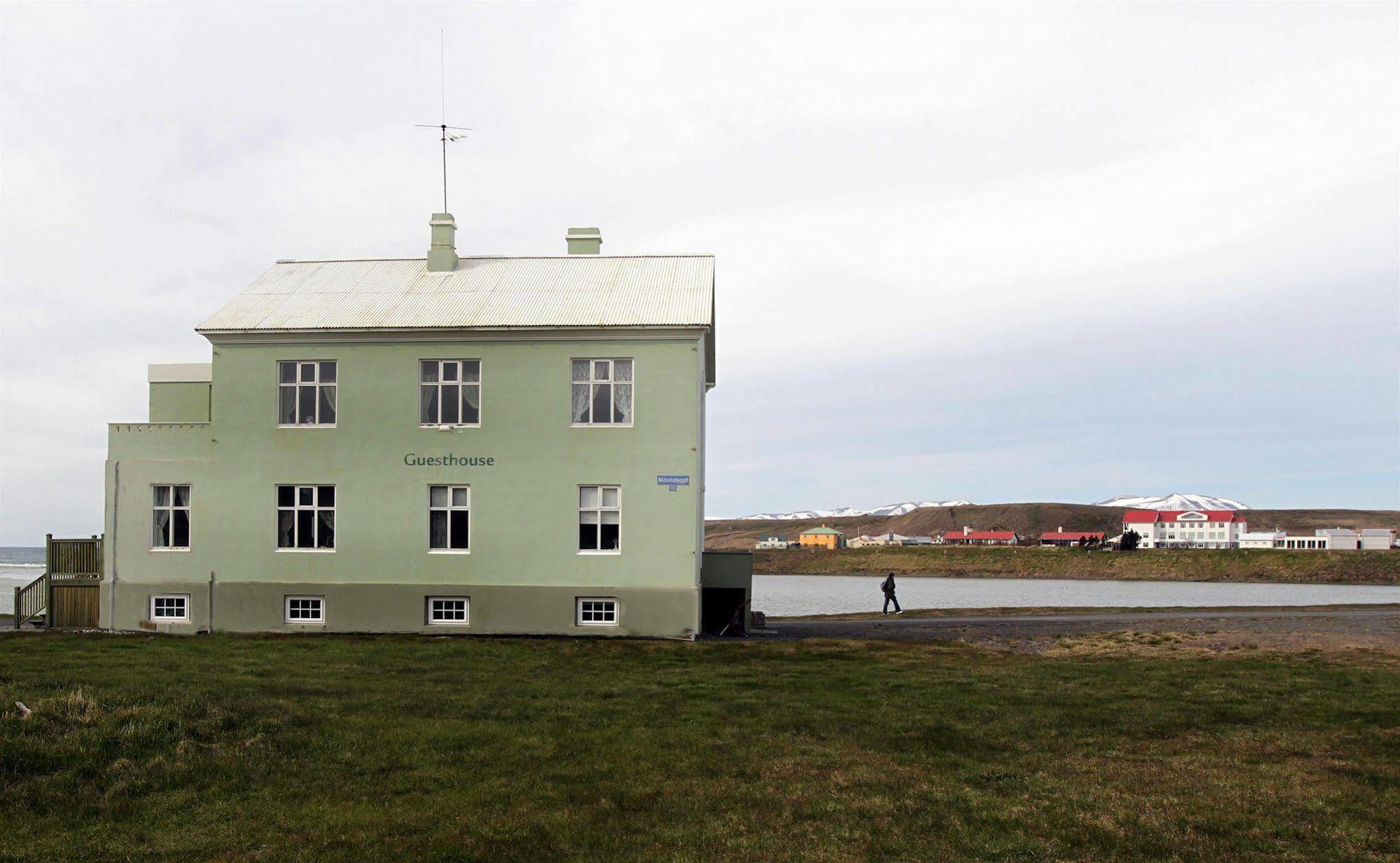 Riverside Hostel Блёндюоус Экстерьер фото