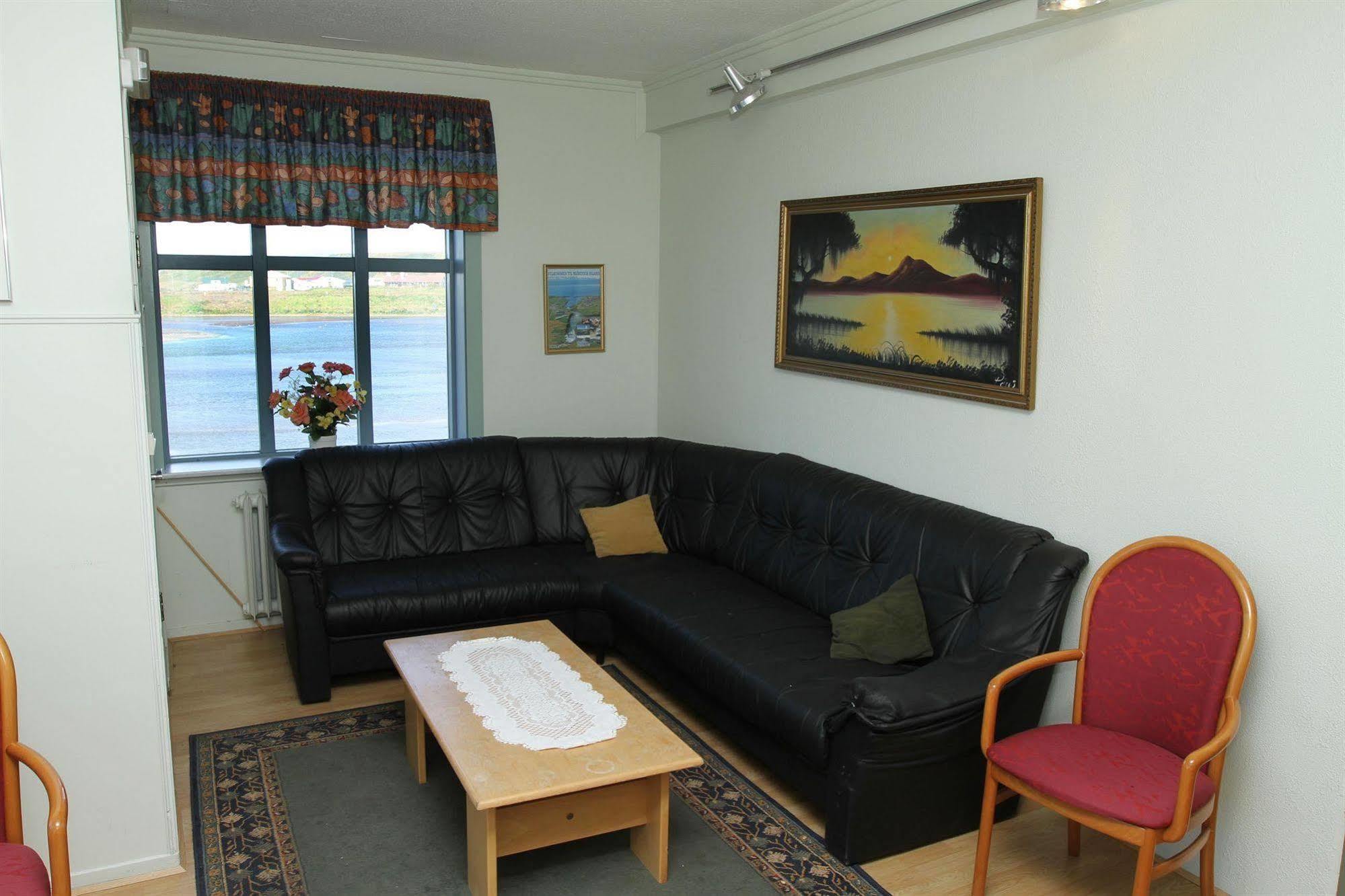 Riverside Hostel Блёндюоус Экстерьер фото